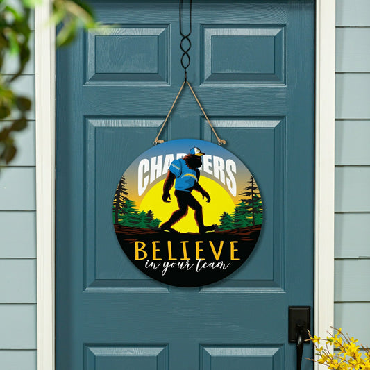 Team Sports America Value - Los Angeles Chargers Bigfoot Round Door Décor with Hanging Rope, 18x18
