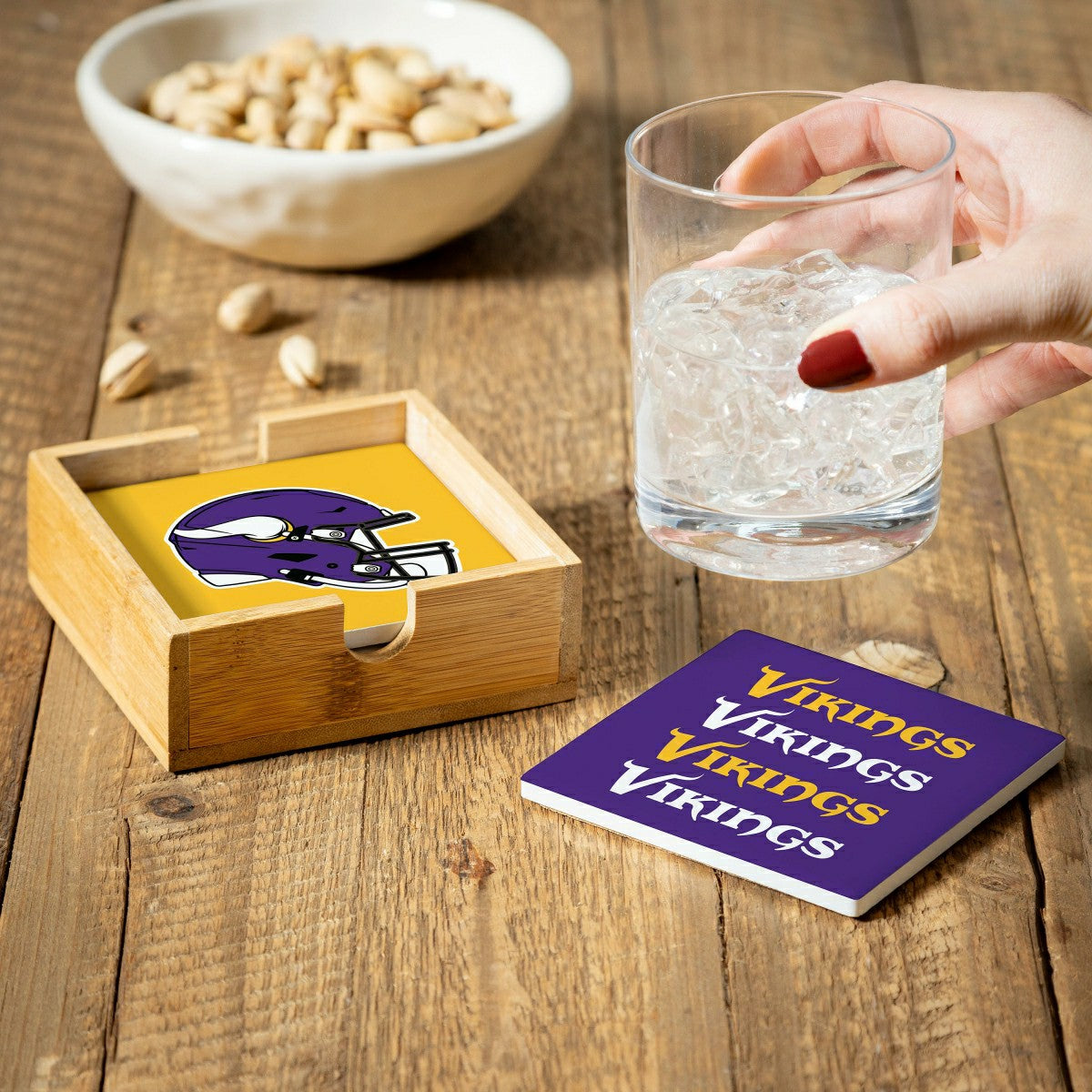 Team Sports America Classic - Minnesota Vikings Ceramic Coasters Set, 4pcs with Wood Caddy