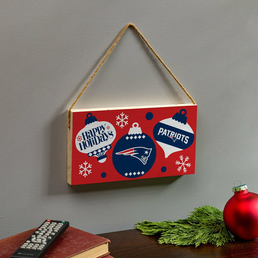 Team Sports America Classic - New England Patriots Holiday Wood Wall Sign, 6x11