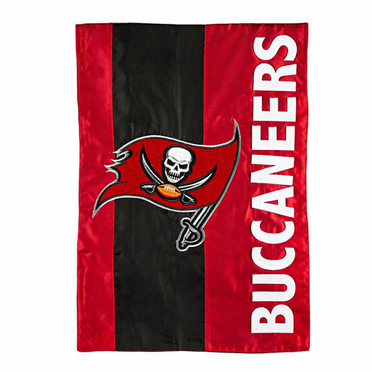 Team Sports America Essential - Tampa Bay Buccaneers Embellished Garden Flag