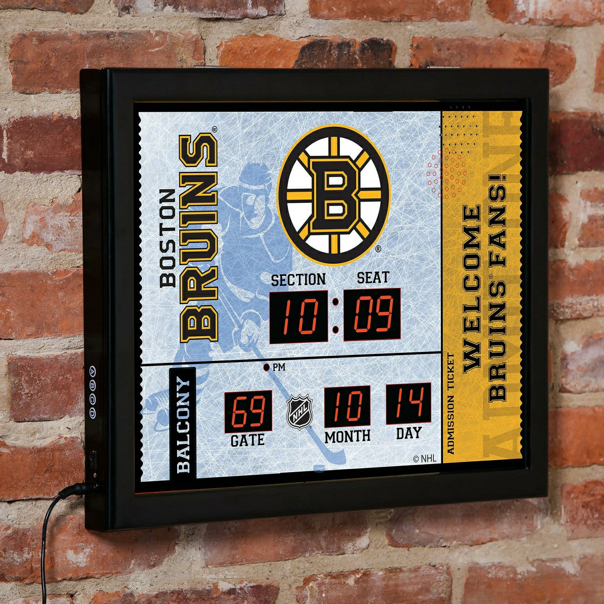 Team Sports America Classic - Scoreboard Wall Clock, Boston Bruins