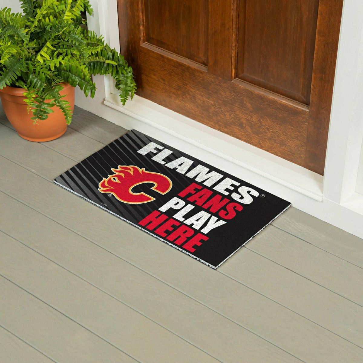 Team Sports America Value - Calgary Flames Fan Mat, 28"x16"