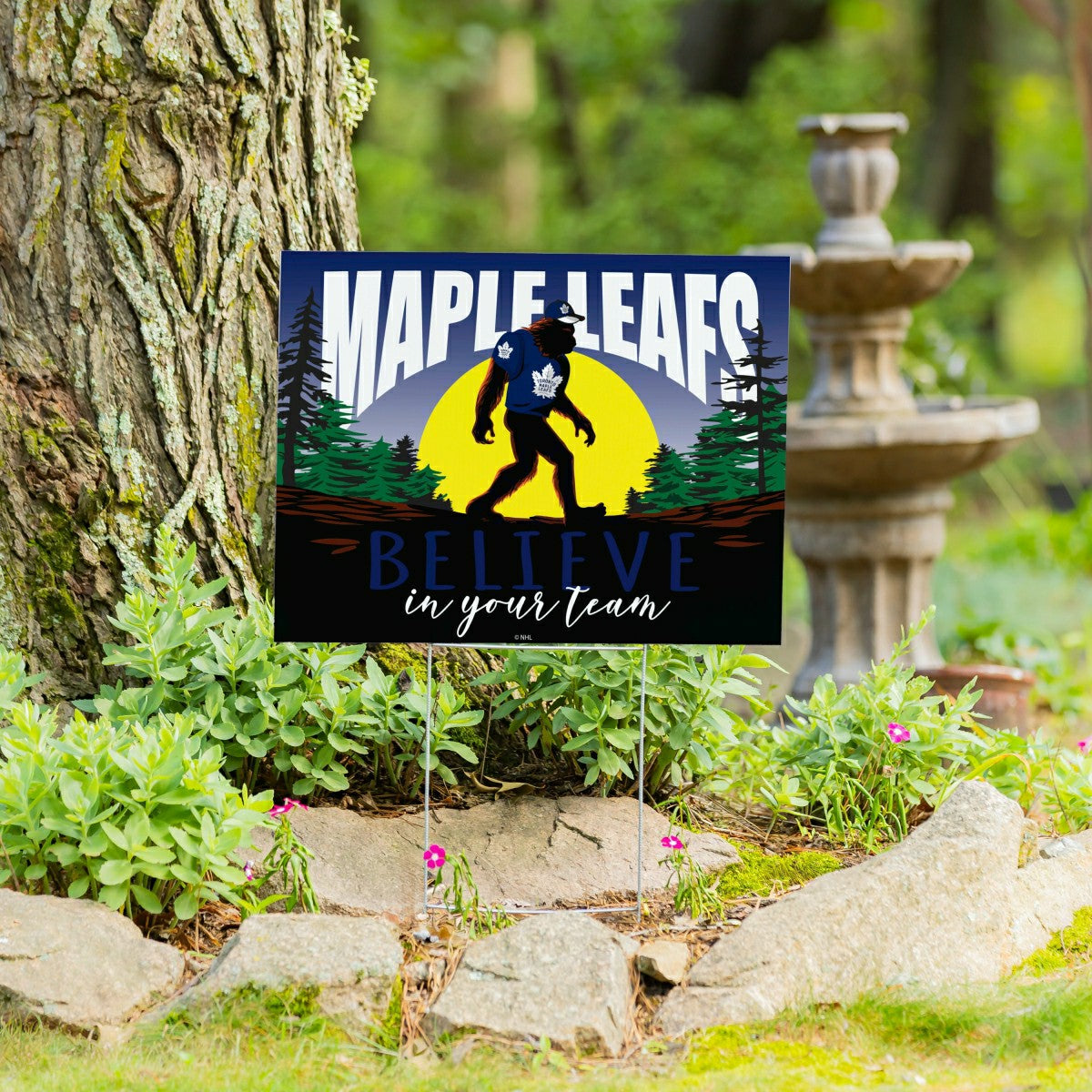 Team Sports America Essential - Toronto Maple Leafs Yard Sign, Bigfoot
