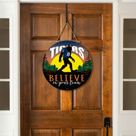 Team Sports America Best Seller - Detroit Tigers Bigfoot Round Door Décor with Hanging Rope, 18x18