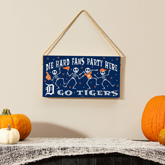 Team Sports America Exclusive - Detroit Tigers Halloween Wood Wall Sign, 6x11