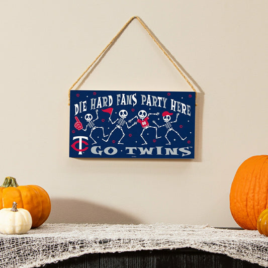 Team Sports America Essential - Minnesota Twins Halloween Wood Wall Sign, 6x11