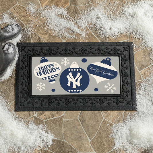 Team Sports America Signature - New York Yankees Holiday Flocked Coir Sassafras Switch Mat, 22"x10"