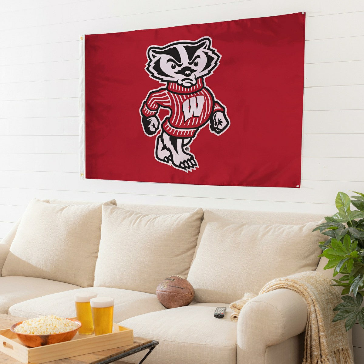 Team Sports America Essential - University of Wisconsin-Madison Single Sided Flag w/ 2 Grommets, 3'x5'
