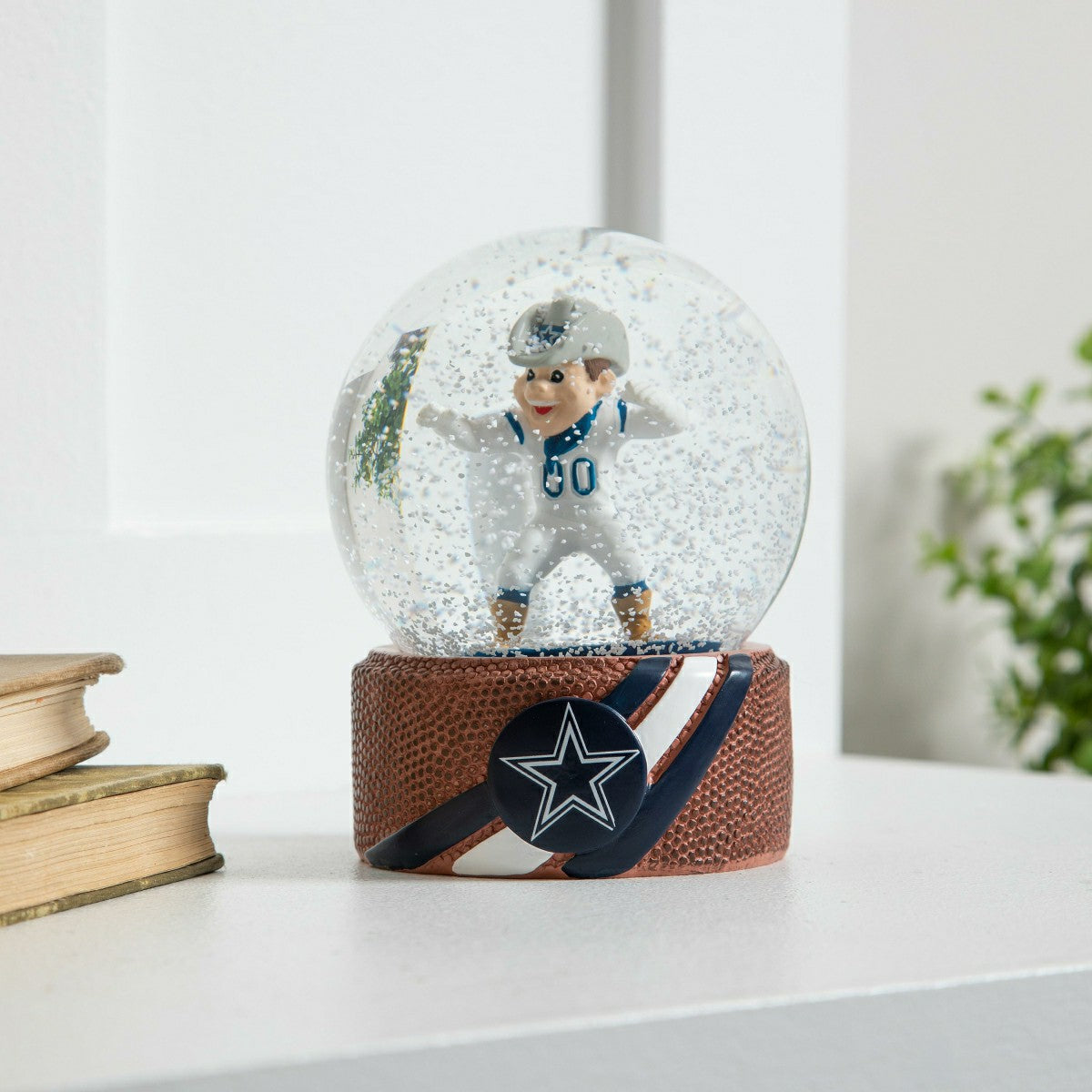 Team Sports America Exclusive - Dallas Cowboys Water Globe