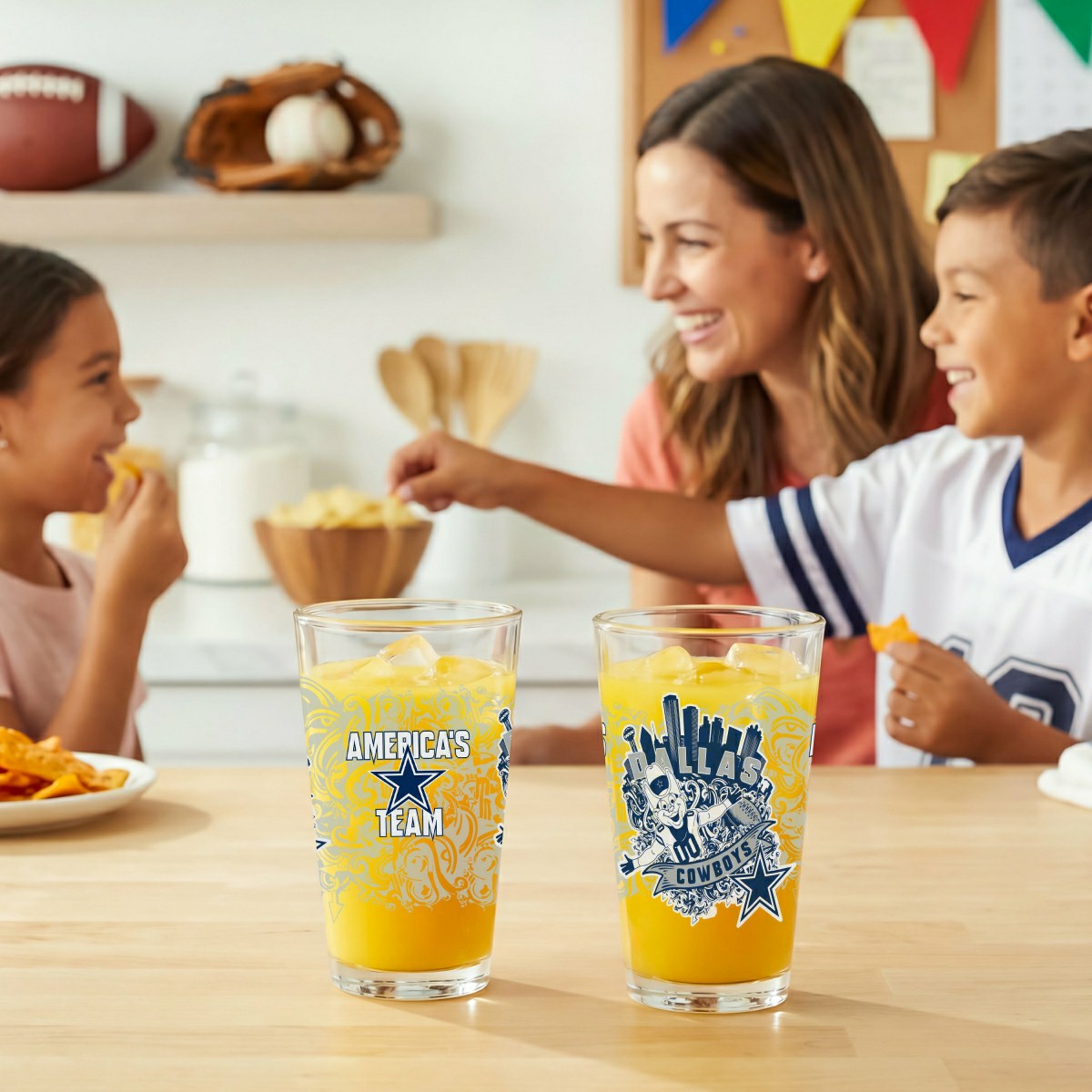 Team Sports America Trending - Dallas Cowboys 16oz Glass pint, Set of 2