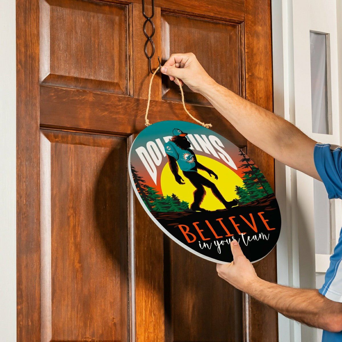 Team Sports America Best Seller - Miami Dolphins Bigfoot Round Door Décor with Hanging Rope, 18x18