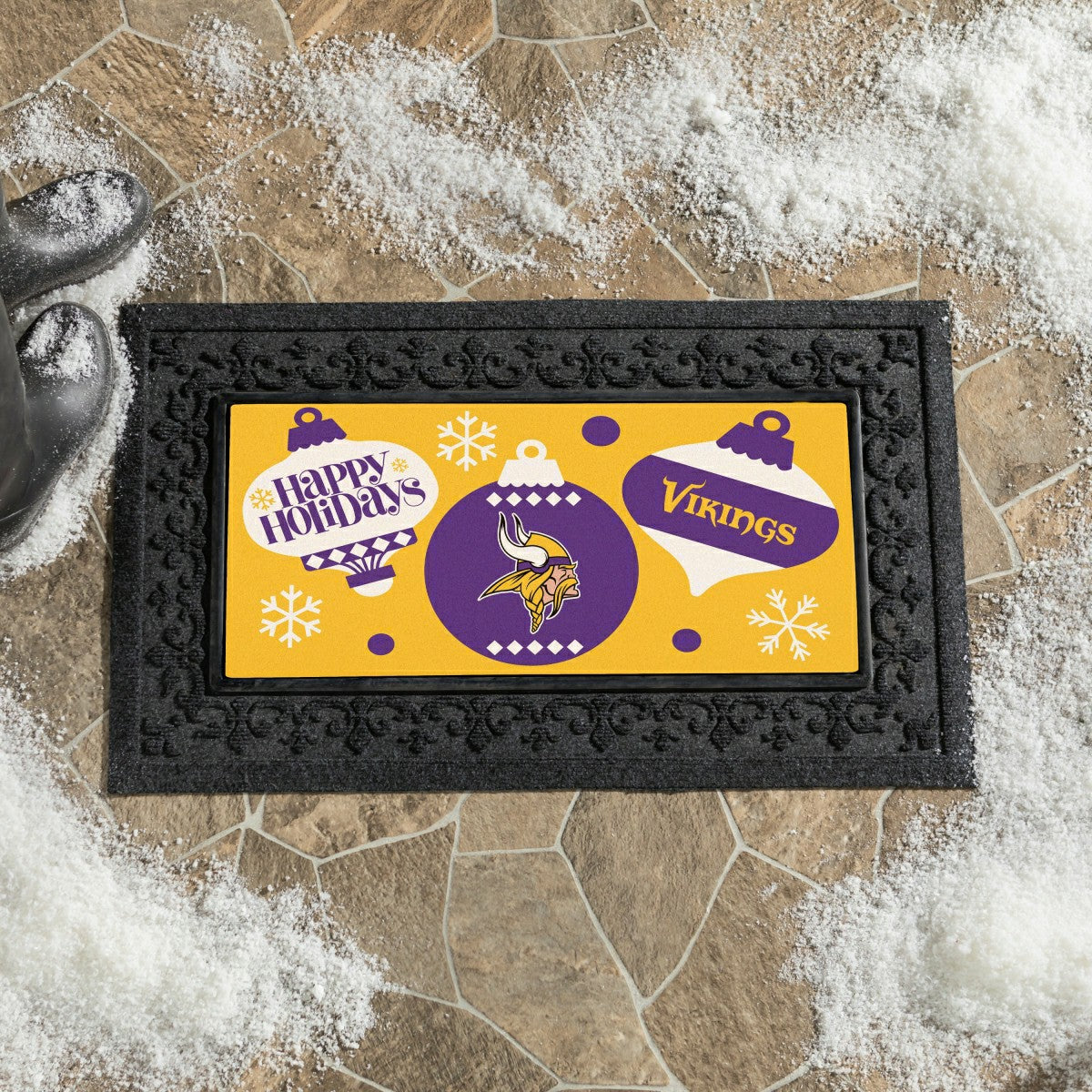 Team Sports America Essential - Minnesota Vikings Holiday Flocked Coir Sassafras Switch Mat, 22"x10"