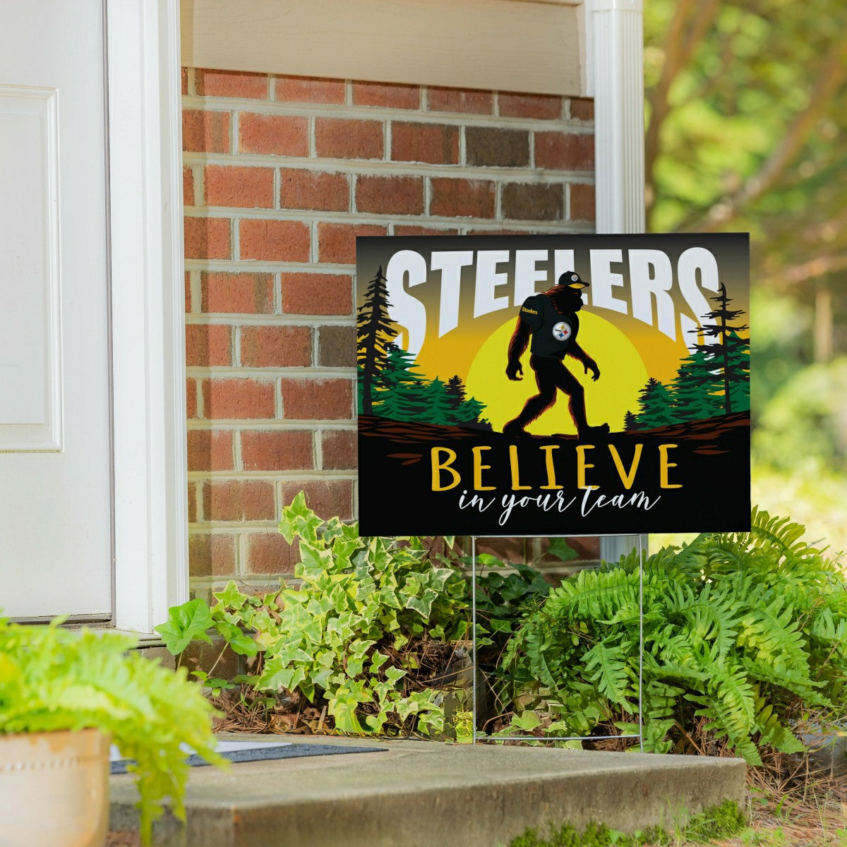 Team Sports America Signature - Pittsburgh Steelers Yard Sign, Bigfoot