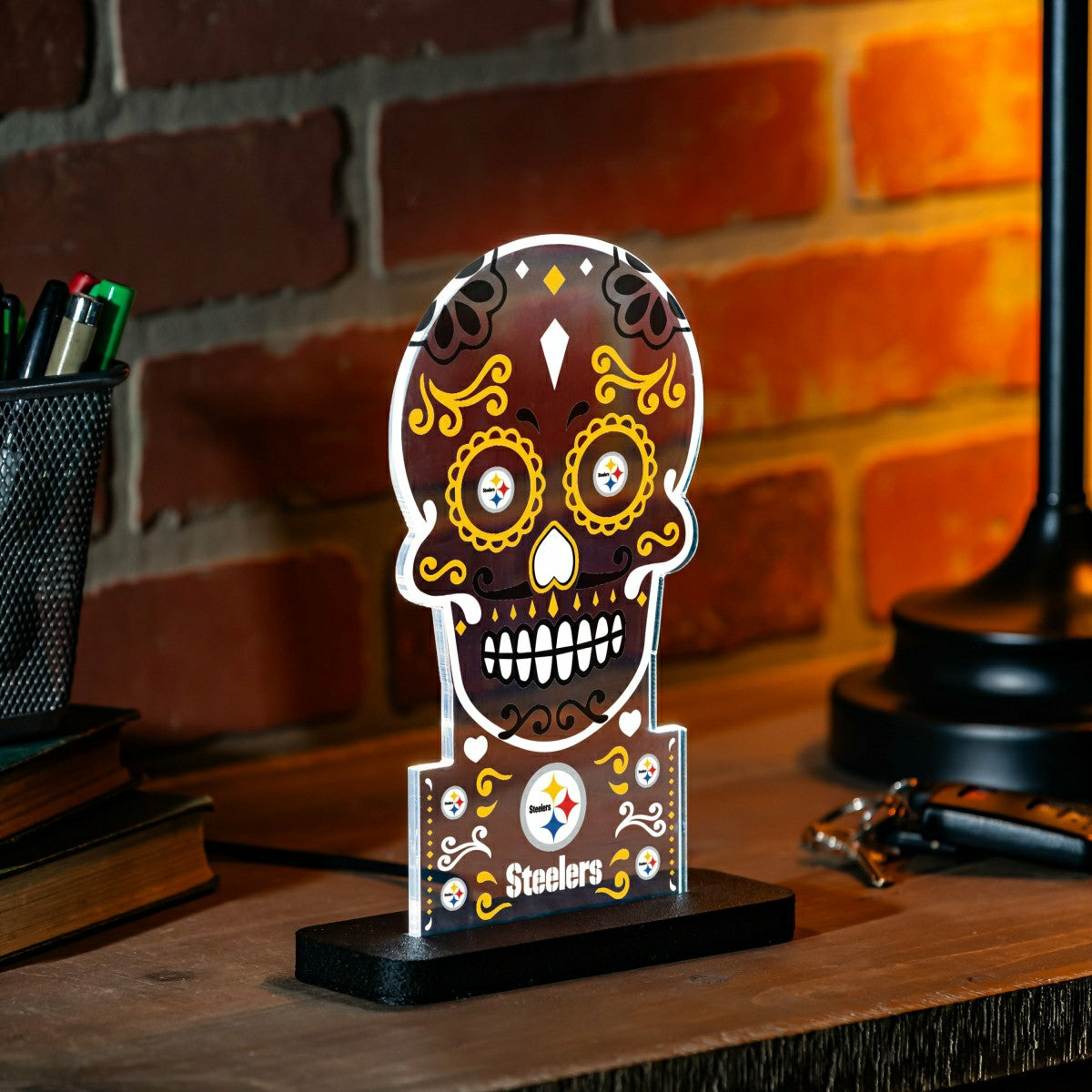 Team Sports America Value - Pittsburgh Steelers NFL Football Sugar Skull Desklite LED Decor