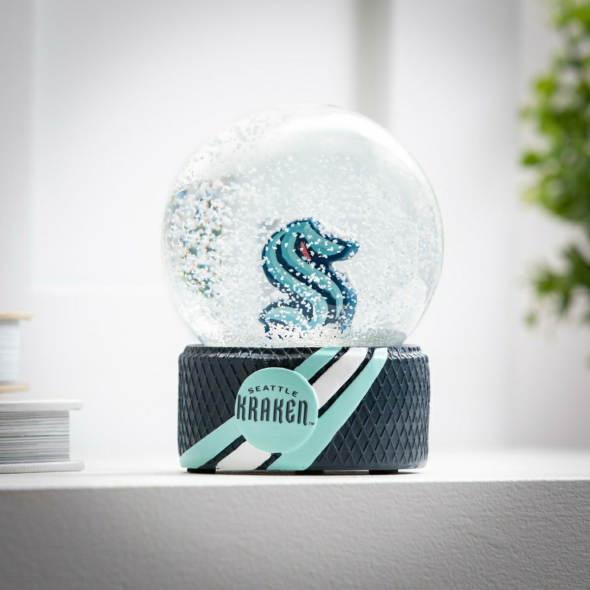 Team Sports America Value - Seattle Kraken Water Globe