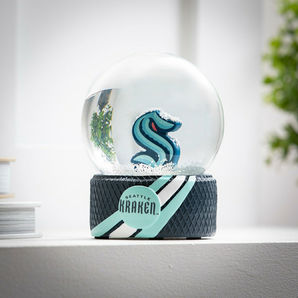 Team Sports America Value - Seattle Kraken Water Globe