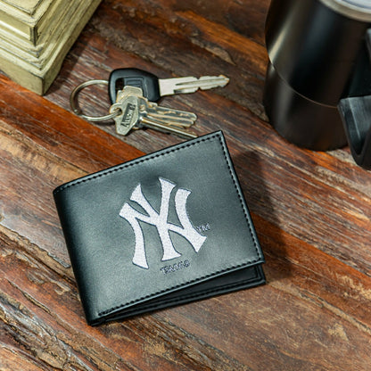 Team Sports America Value - New York Yankees Black Bi-Fold Embroidered Wallet w/ RFID Blocking