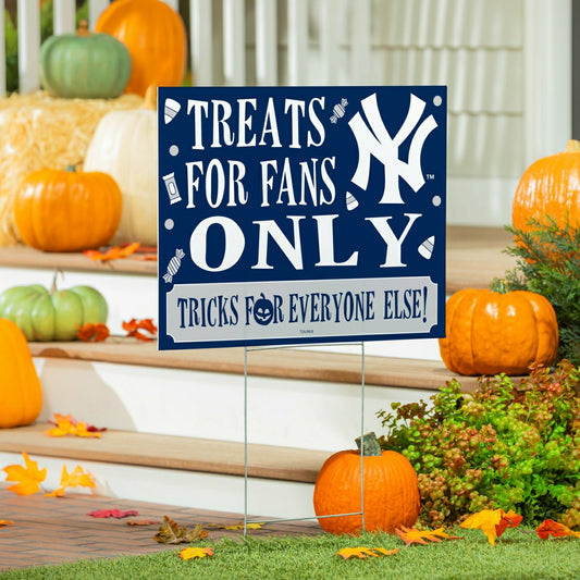 Team Sports America Classic - New York Yankees Yard Sign, Halloween Treats for Fans
