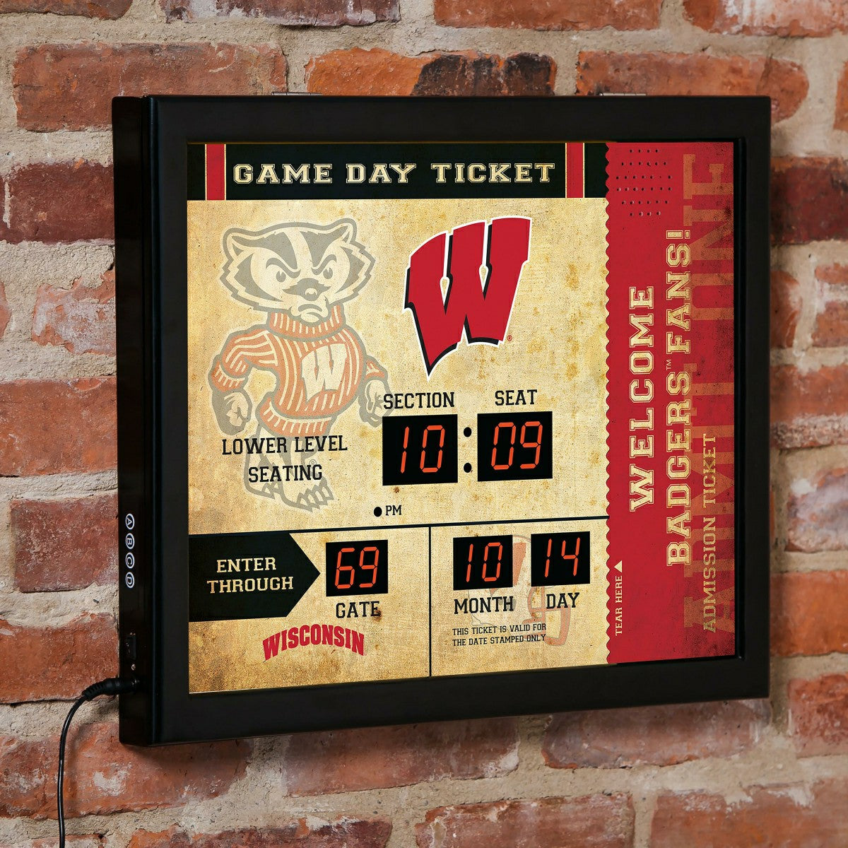 Team Sports America Classic - Scoreboard Wall Clock, Wisconsin